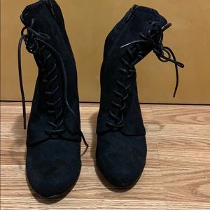Steve Madden Suede lace up booties
